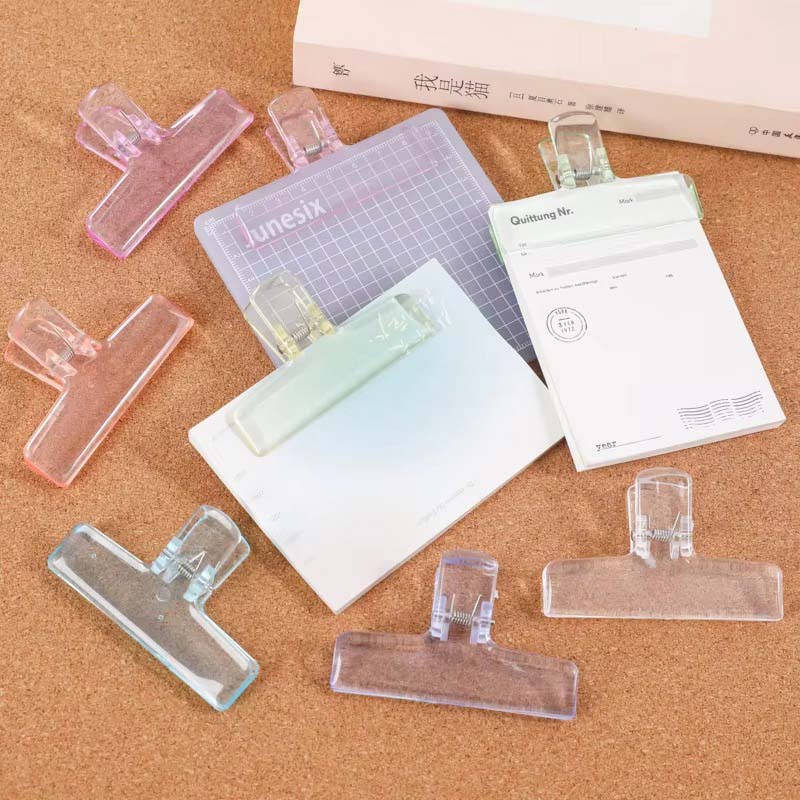 Clips de encuadernación acrílicos personalizados Clips de papel transparentes con patrón de alfabeto de amor